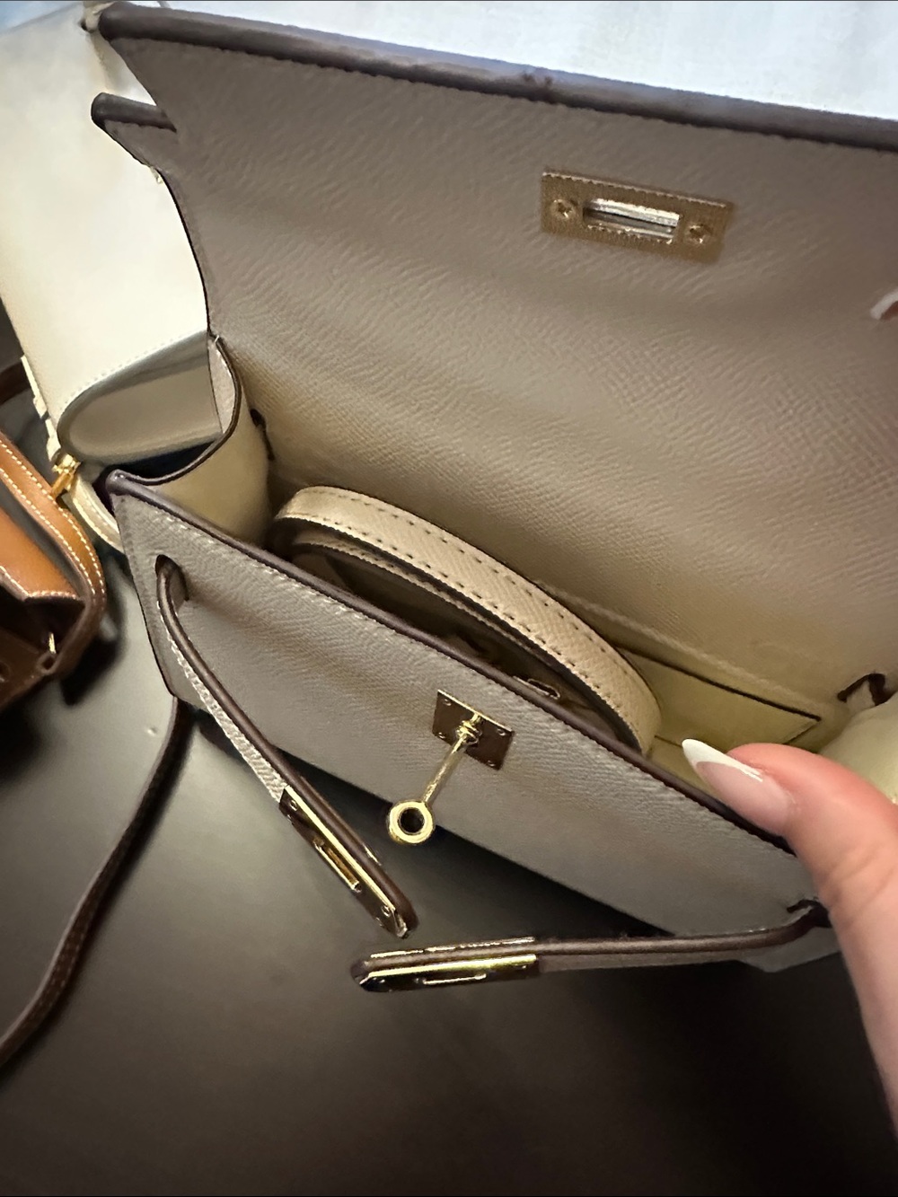 HANDBAG BUNDLE - Picture 6 of 6